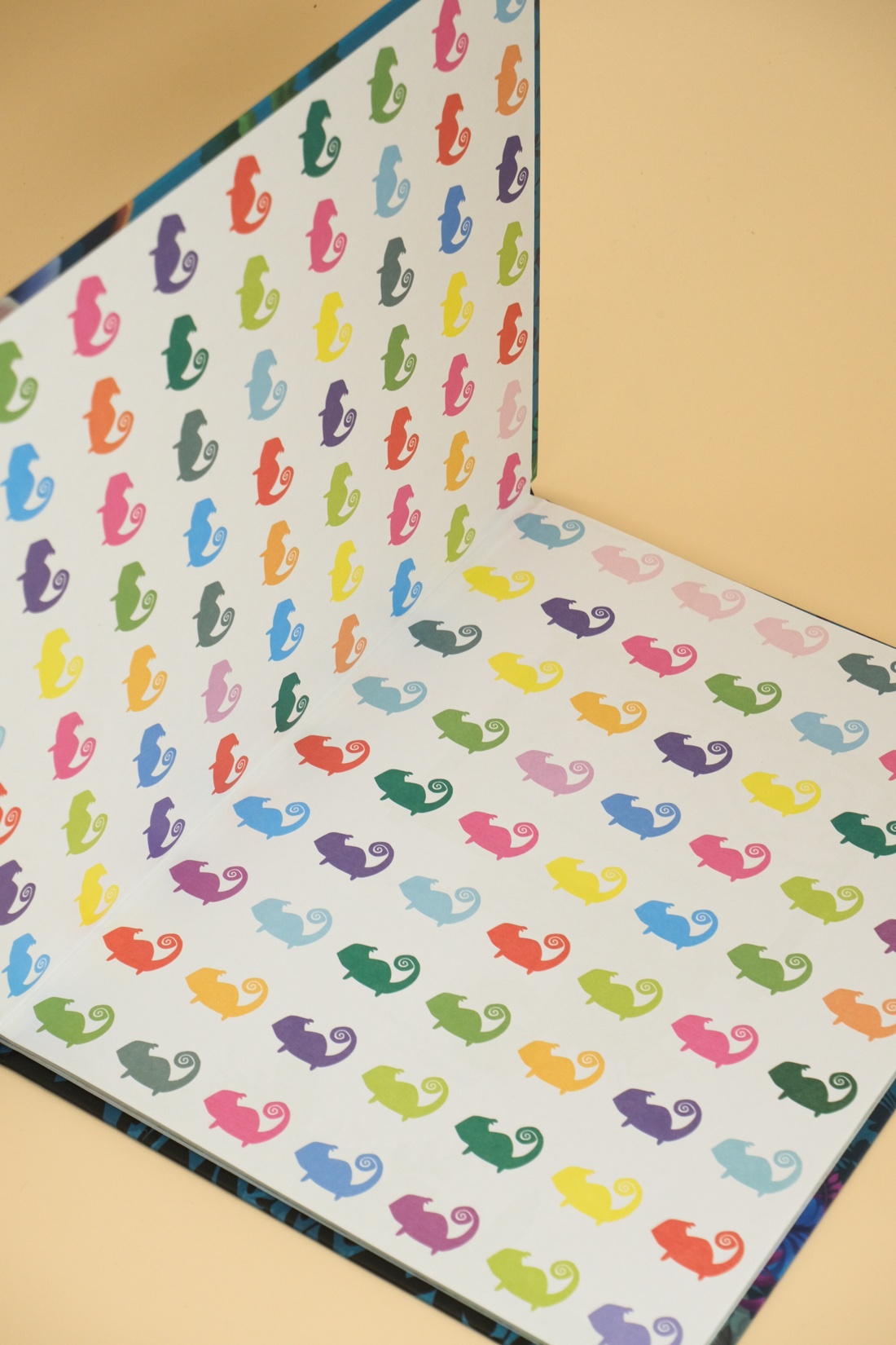 Промо материал к книге "Хамелеончик Конкер изучает эмоции" №6