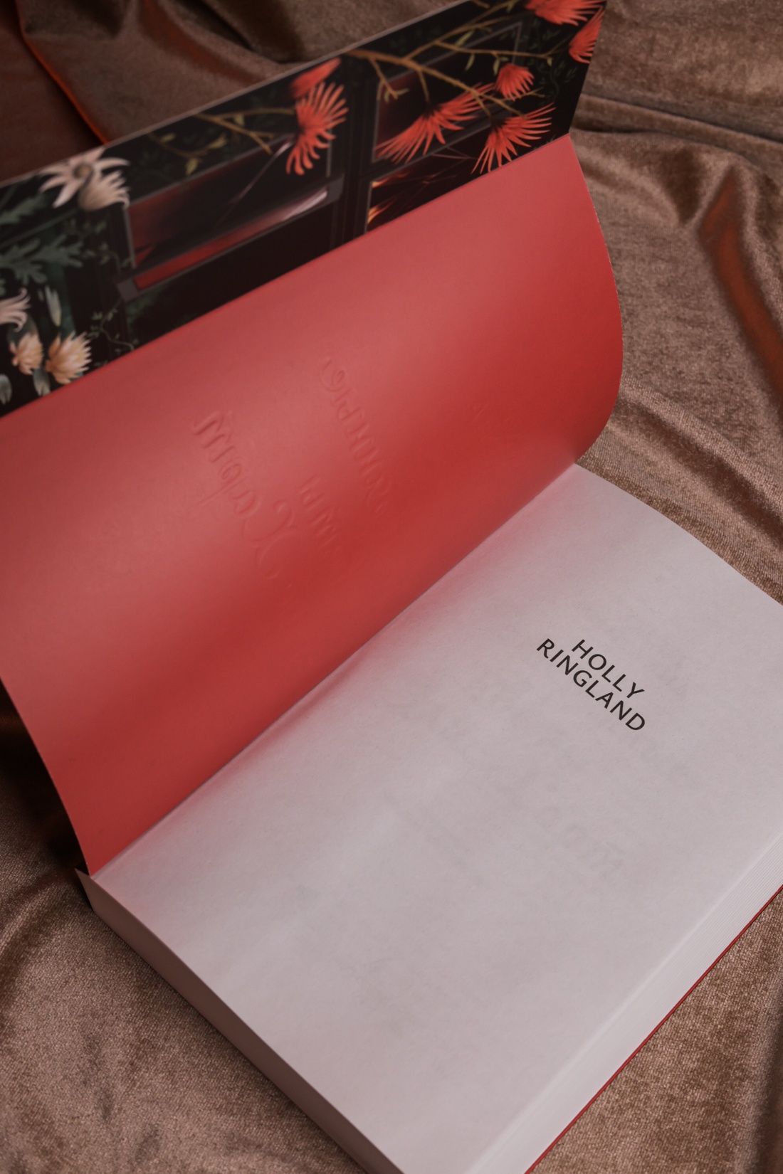 Промо материал к книге "Потерянные цветы Элис Харт" №8