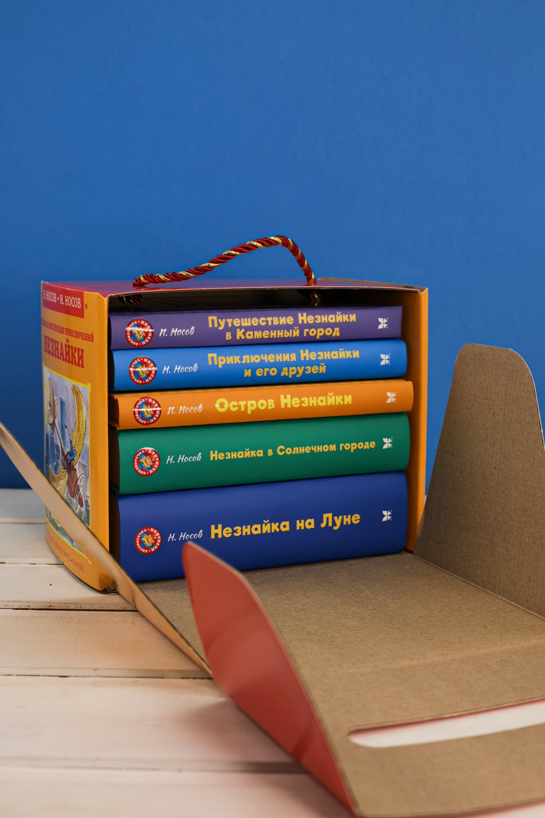 Промо материал к книге "Библиотечка Незнайки. Сборный комплект из 5 книг в коробе" №6